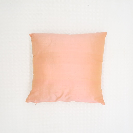 coussin satiné rose saumon