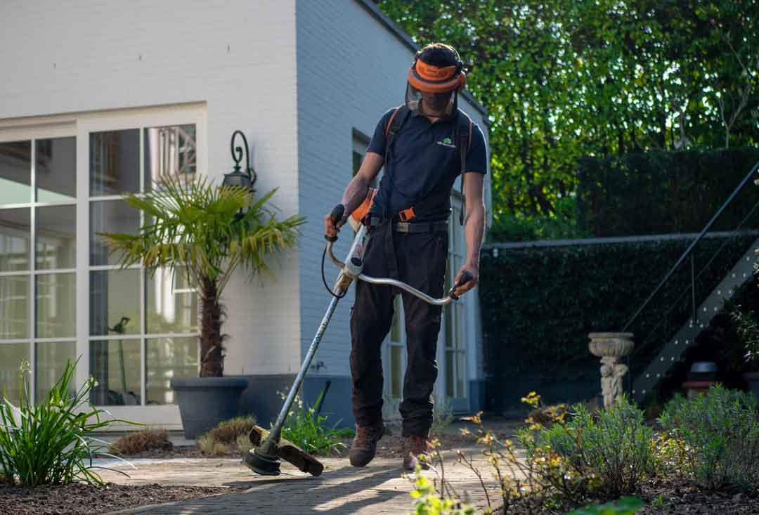 Gärtner bei der Arbeit - ToolTime Garten- und Landschaftsbau-Software