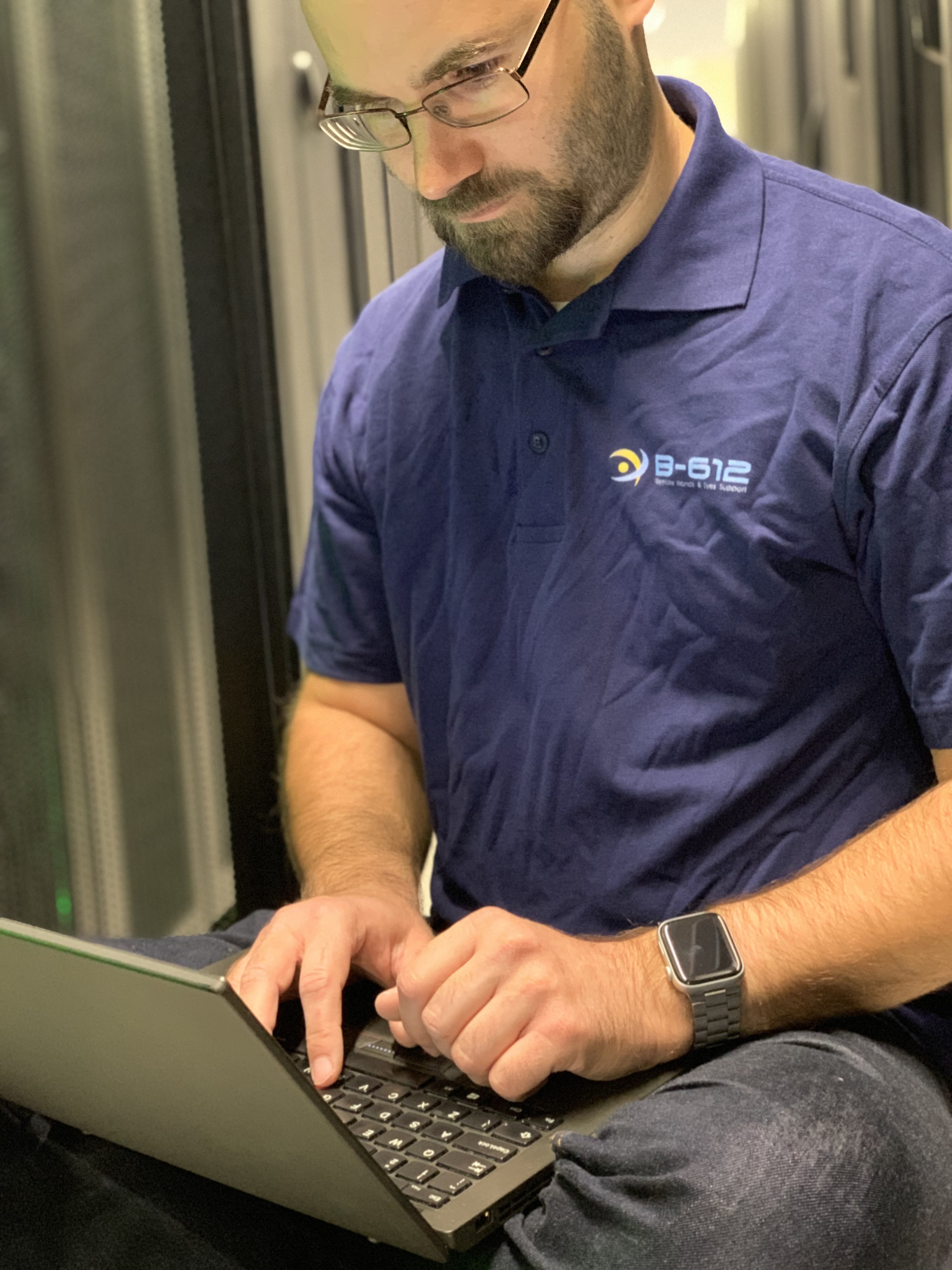 Smart Hands / Remote Hands Support in Data Centers