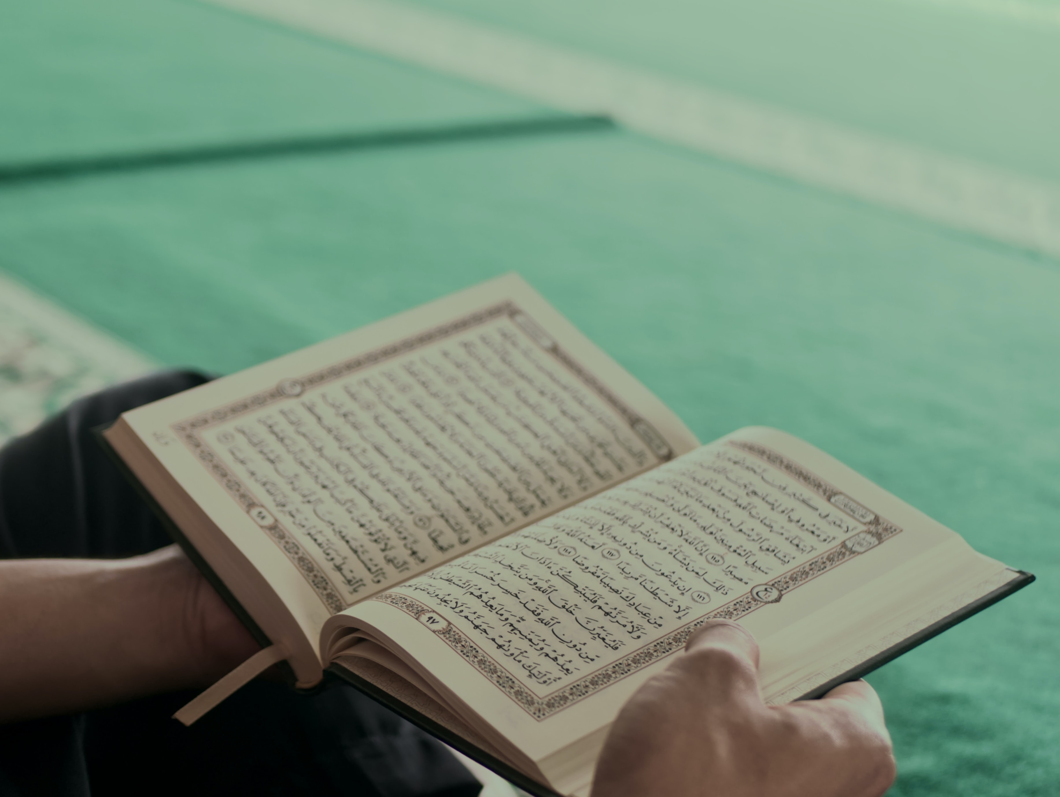 Islam in de jeugdhulp, een gesprek met Riyad Rogiest