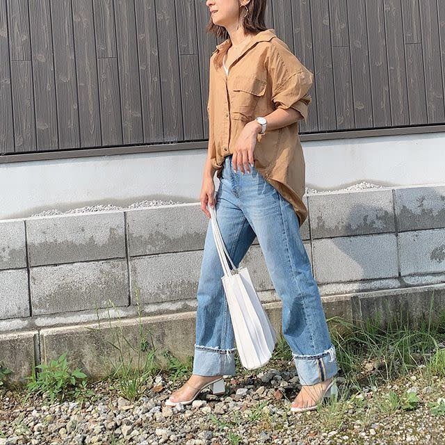 大人のロールアップ術！ボトムスや袖のロールアップのやり方とお手本  