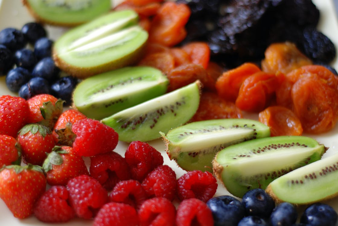 plate of fruit 