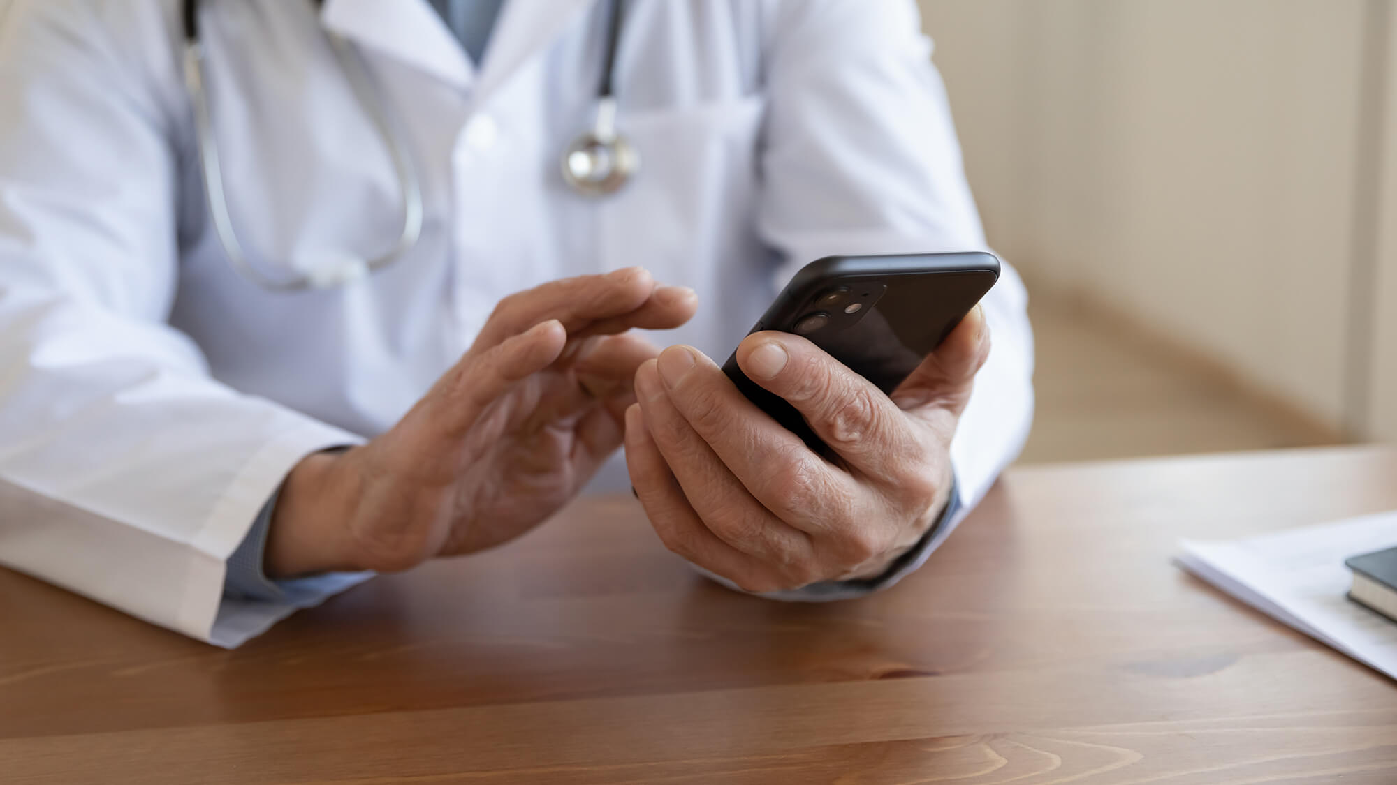 How to reach doctors on social media