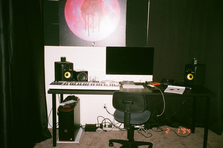 Eeryskies studio, where his first 120 beats were made