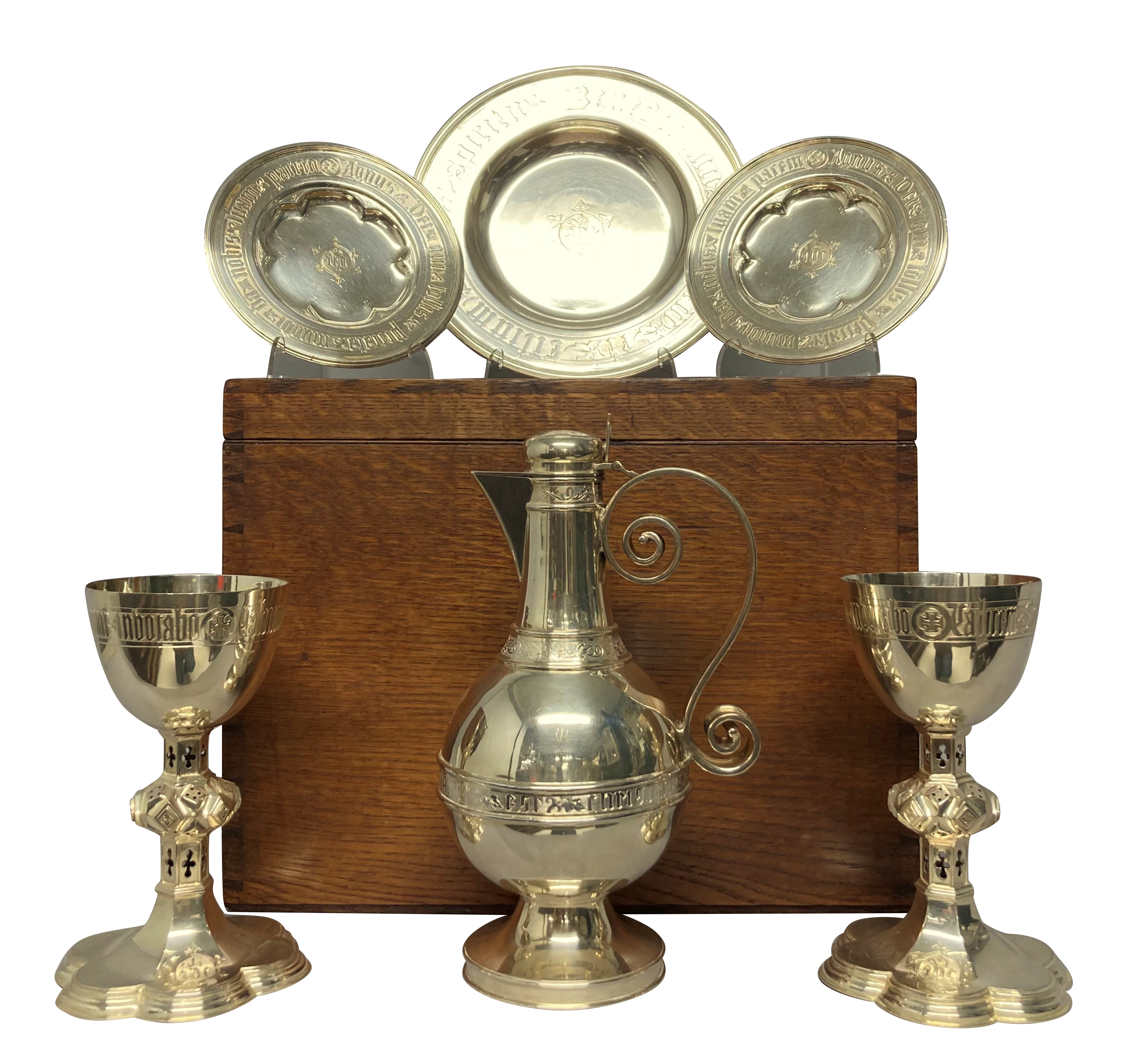 A SILVER COMMUNION SET WITH ORIGINAL BOX BY HENRY WILKINSON & SONS