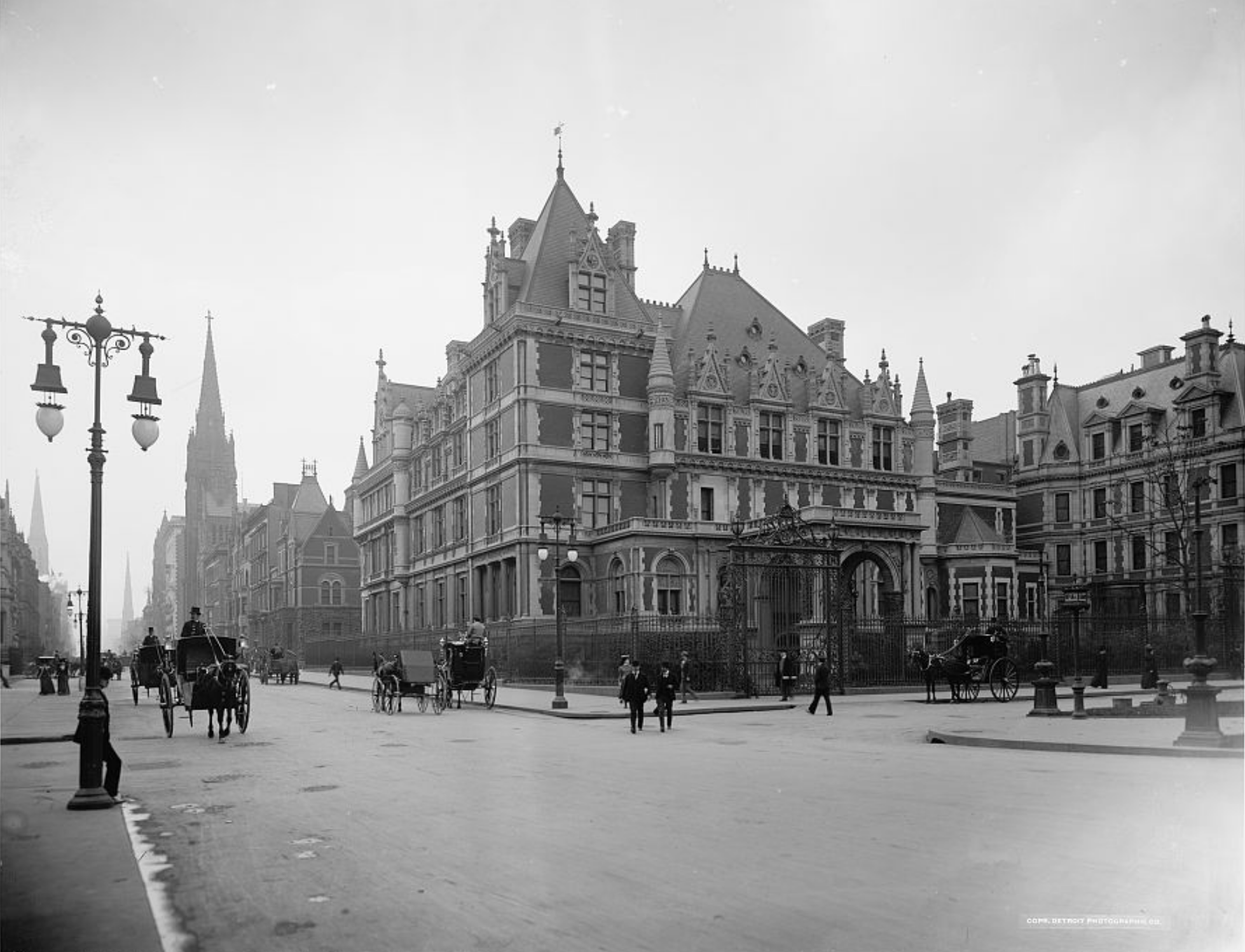 Black and white image of New York City mansion.