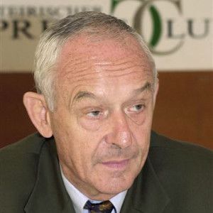 Photograph of Heinz Kopetz