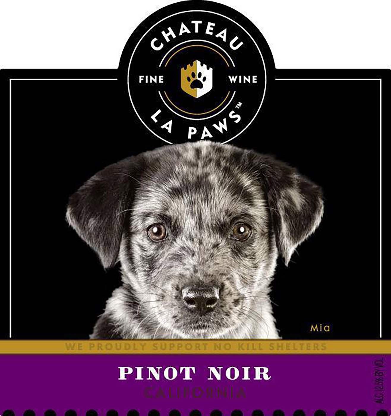 Chateau La Paws brand Pinot Noir wine bottle front label sample
