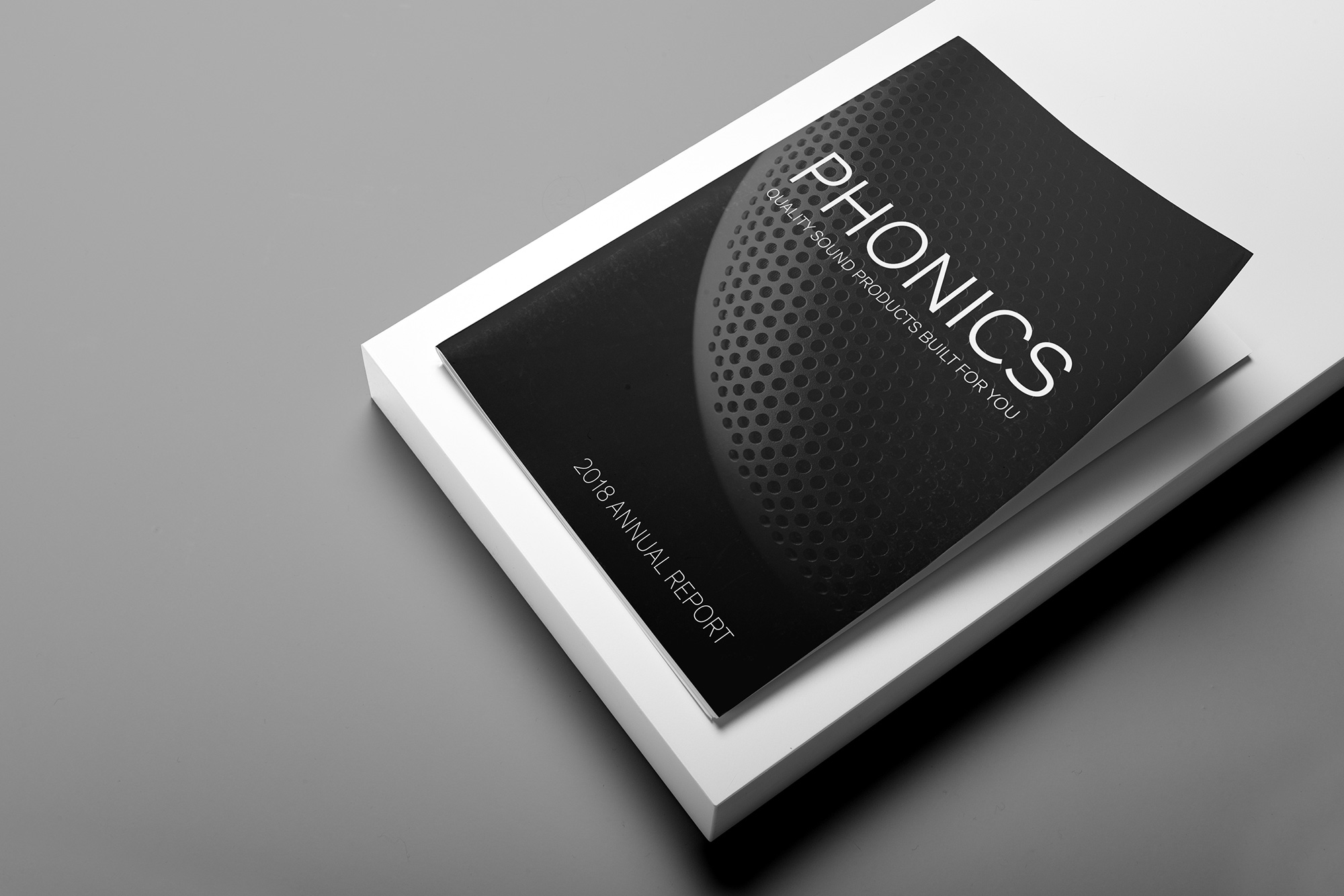 Aestetico: A Modern Take On A Classic Sans Serif