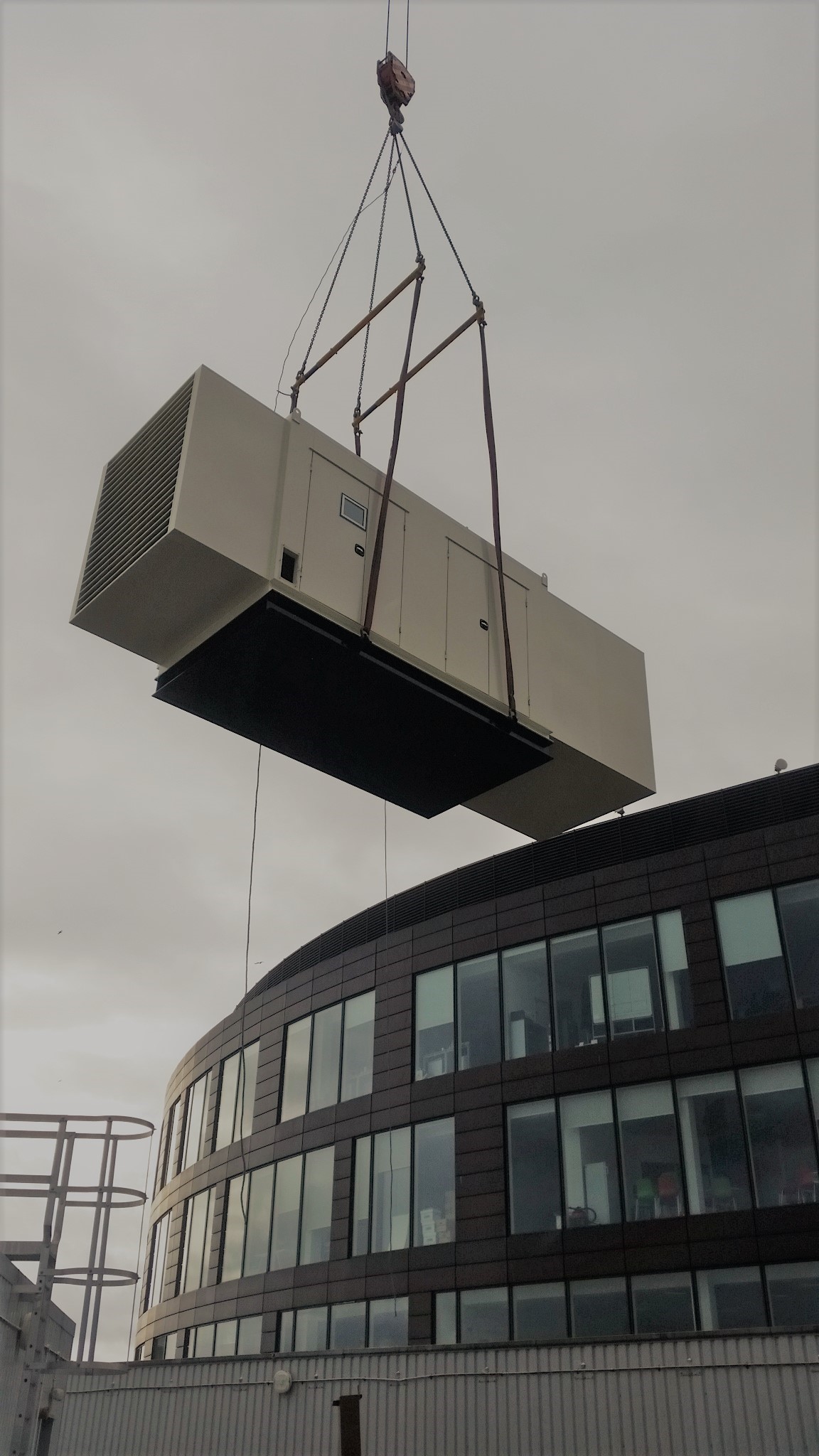 660kVA Rooftop Generator, Manchester Enrogen