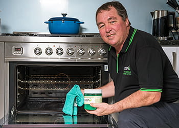 Craig from Ovenu Rockingham - Oven Detailing