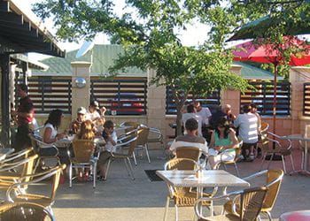 Alfresco area at The Burrendah - Restaurants & Takeaways