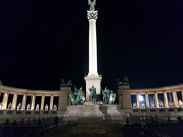 Heroes Square