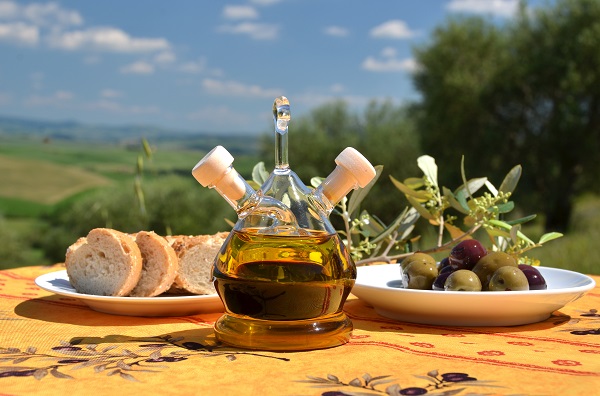 Tuscan Oil Olives and Bread