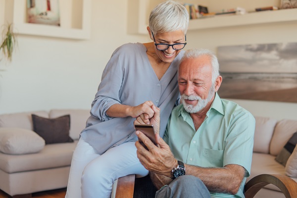 Couple Downloading App