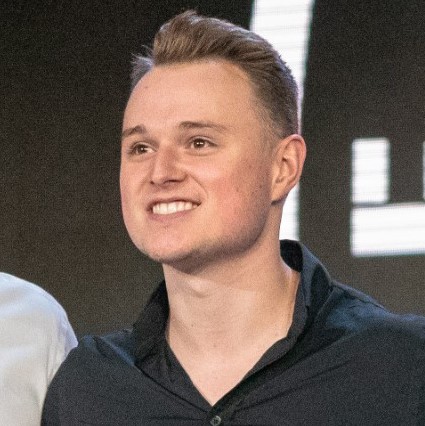 Shannon McNeil headshot