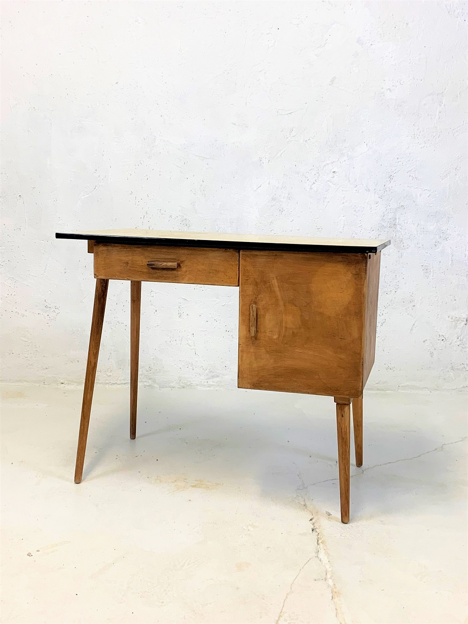 Bureau vintage LEO