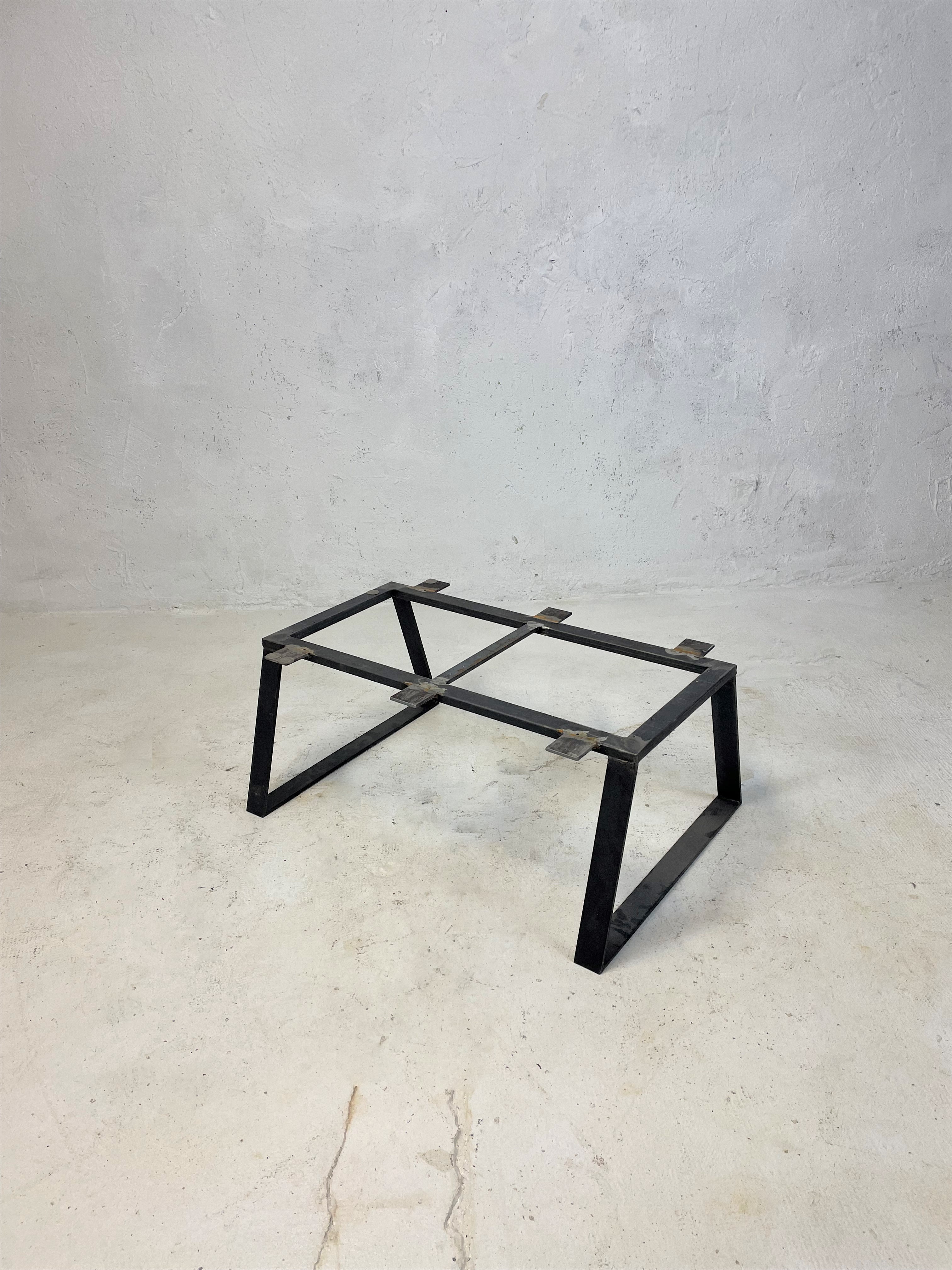 Pied de table basse raidisseur incliné