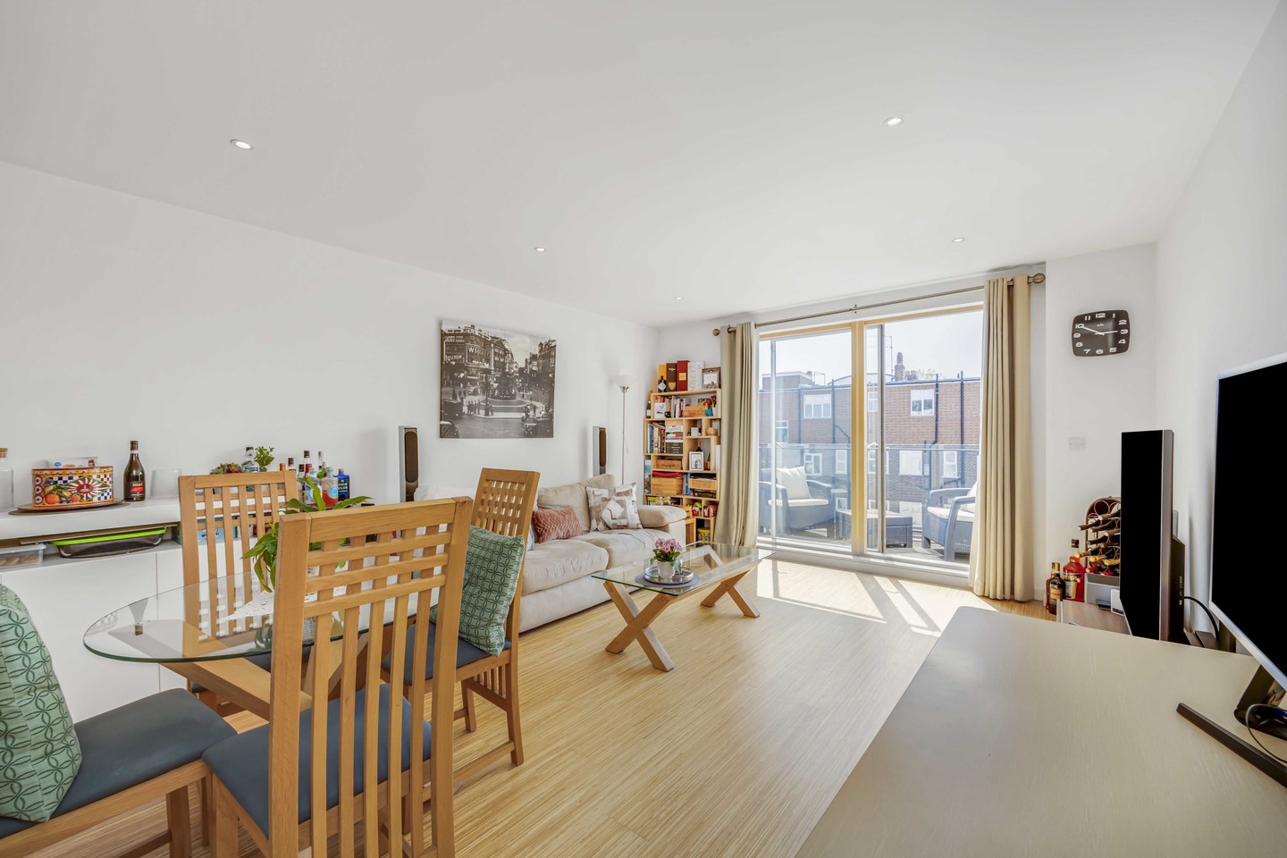 Moveli Wingate Square, SW4