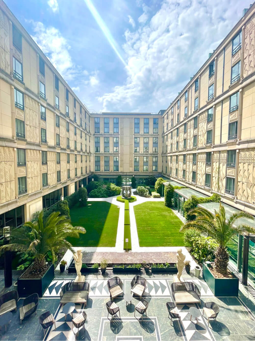 29 31 Rue De Courcelles 75008 Paris Room Deluxe Garden View | L'Hotel du Collectionneur Paris | Hôtel 5*