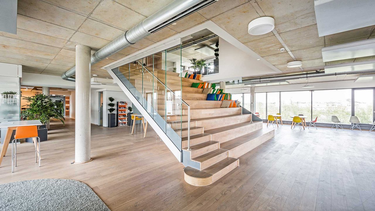 Klarer Auftritt für abat Storymaker