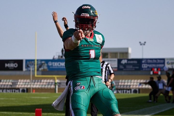 Paris Football Team signs MVP-finalist Zach Edwards