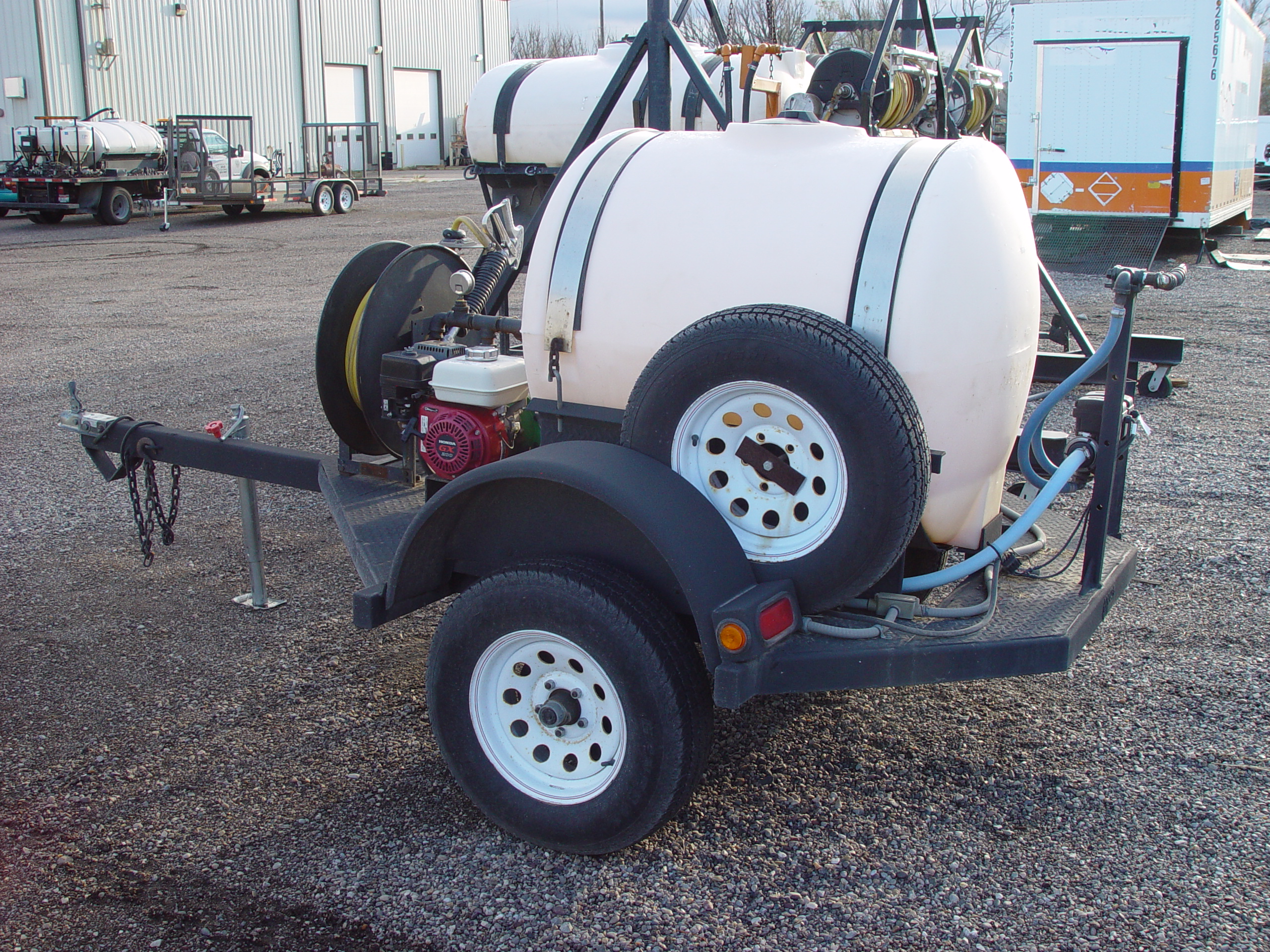 200 gal spray trailer