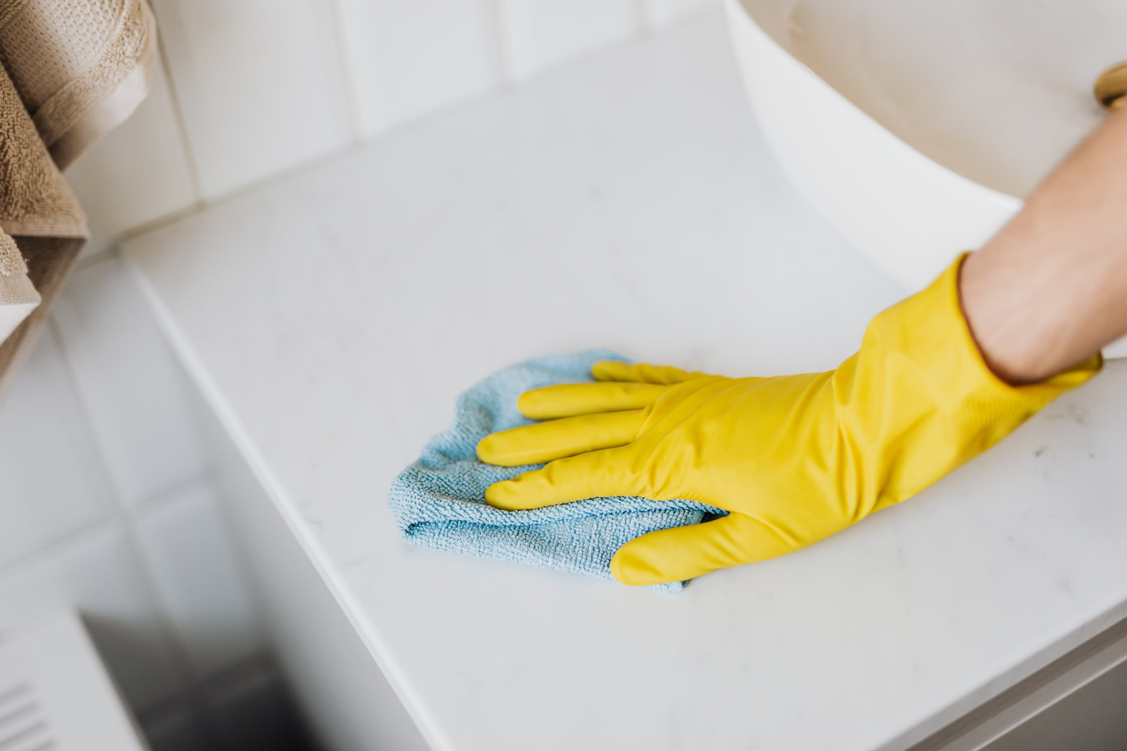 How to Make Homemade Bathroom Cleaners Easy DIY Tips