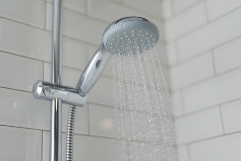 How to Easily Clean a Dirty Shower Head