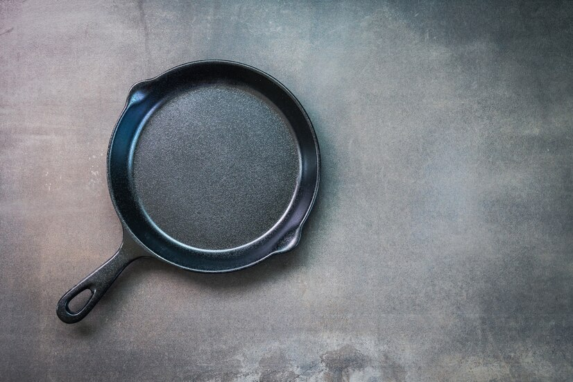 Cast iron pan