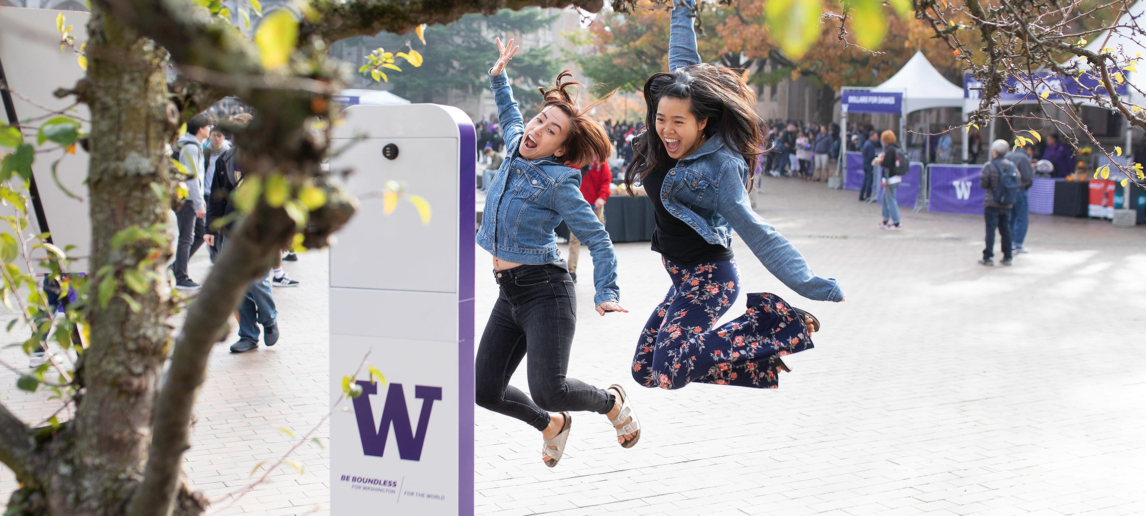 University Selfie Stand