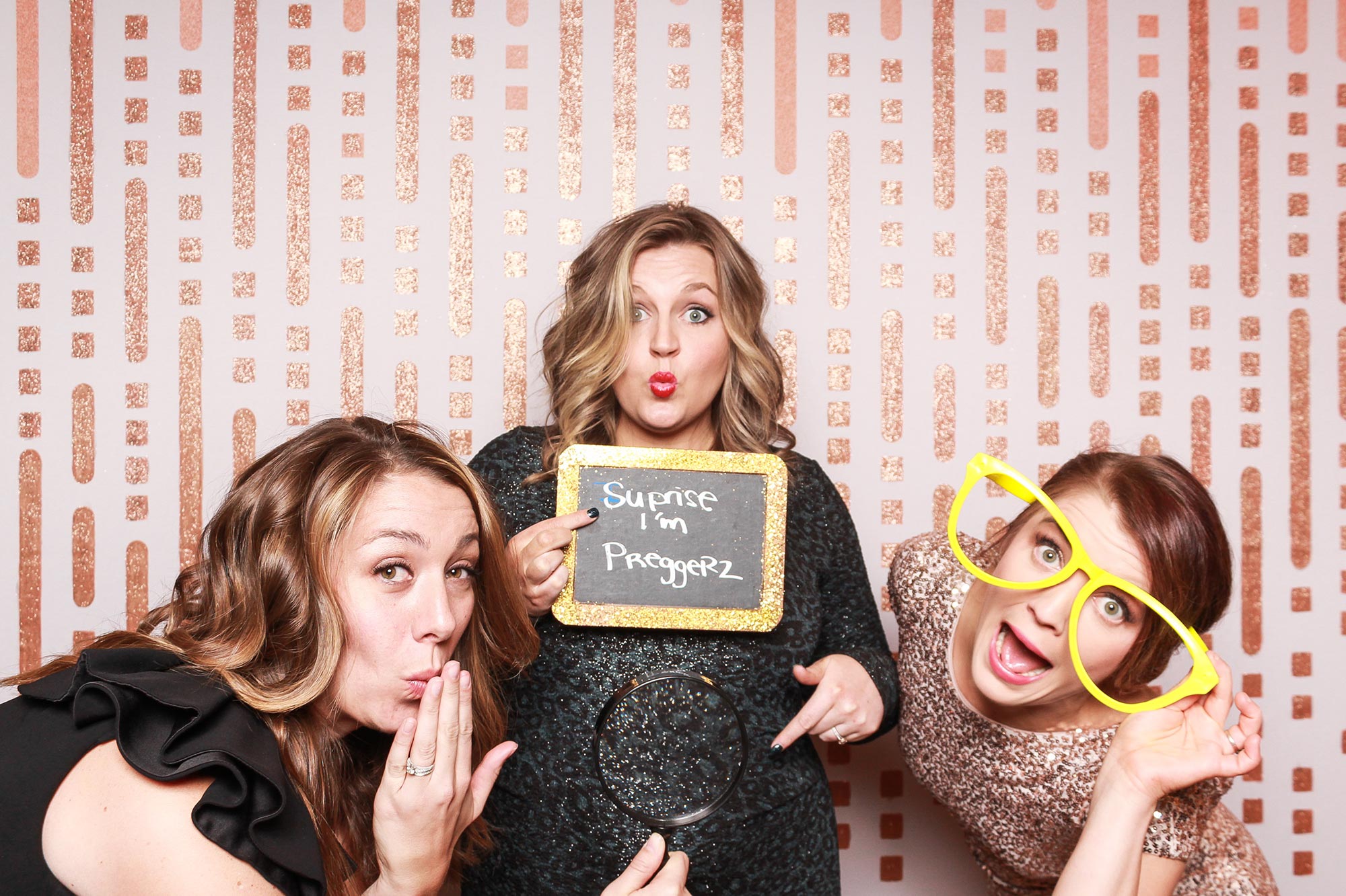 Pregnancy announcement photos