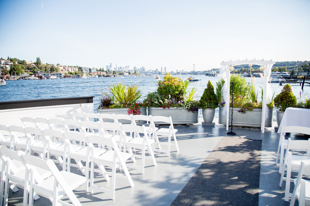 Outdoor Seattle wedding venue