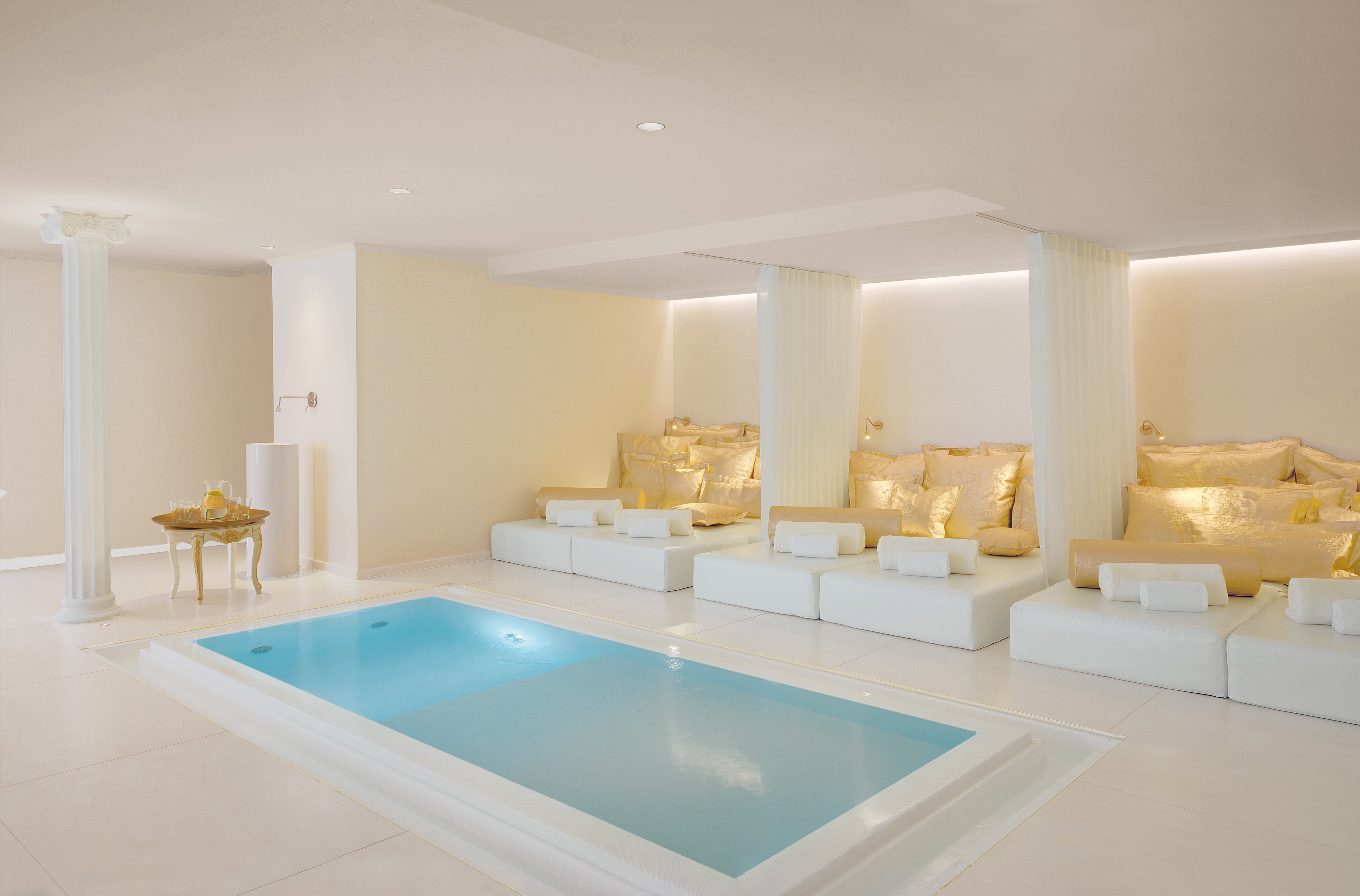 Atmospheric Pool im Grand Spa des Hotel & Spa Resorts Villa Contessa