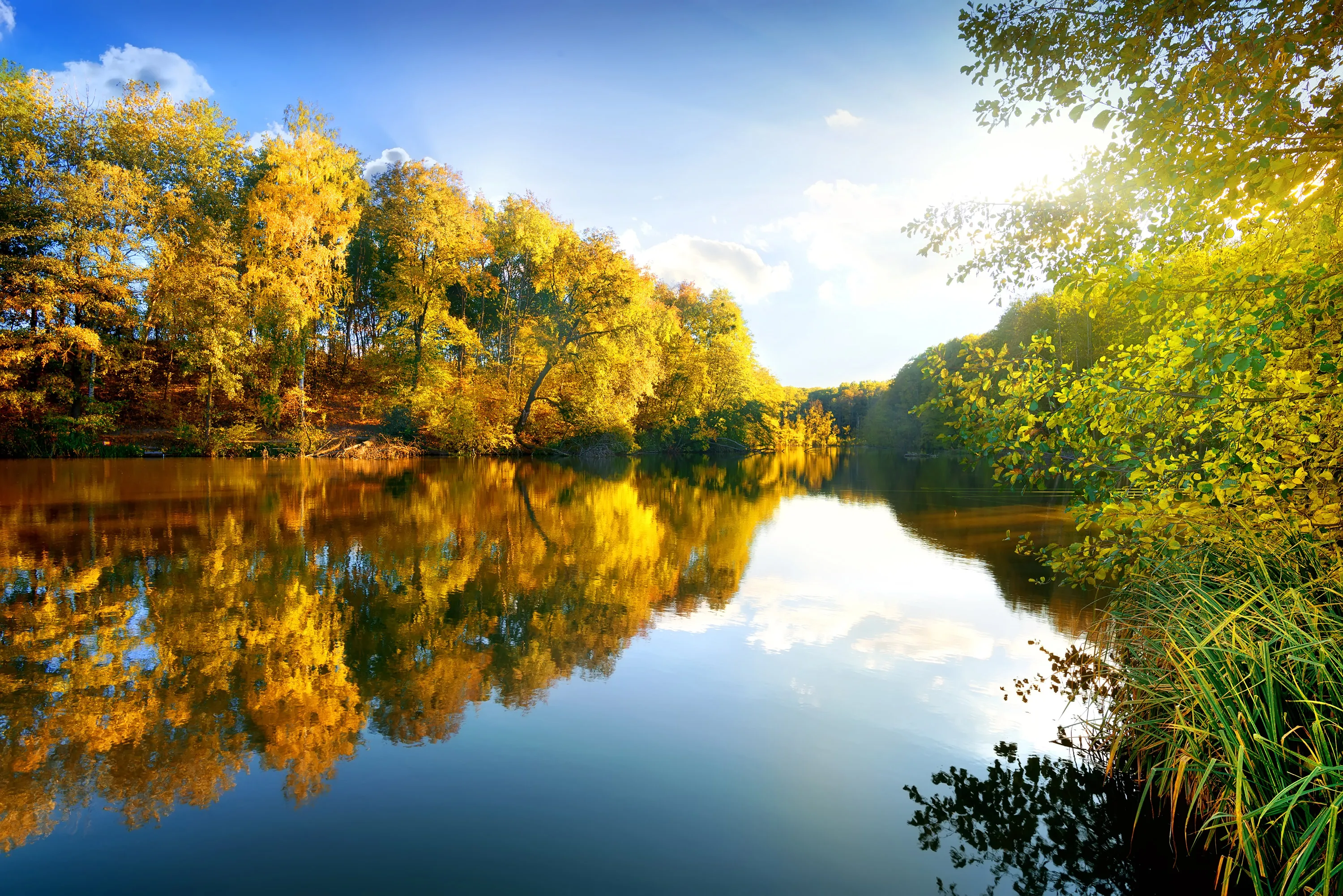 Jesienna atmosfera nad jeziorem Scharmützelsee w sercu Marek Brandenburgii