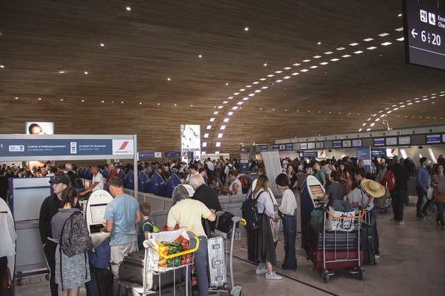 long lines at the airport