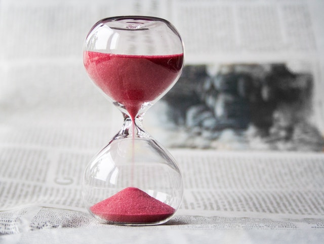 timer with red sand