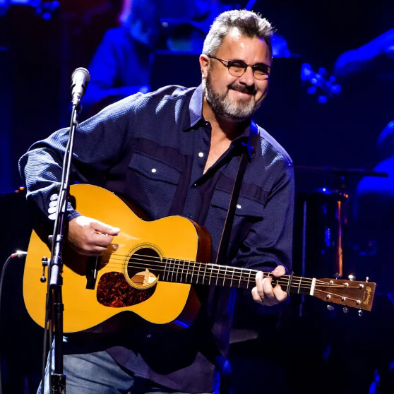 Vince Gill biểu diễn
