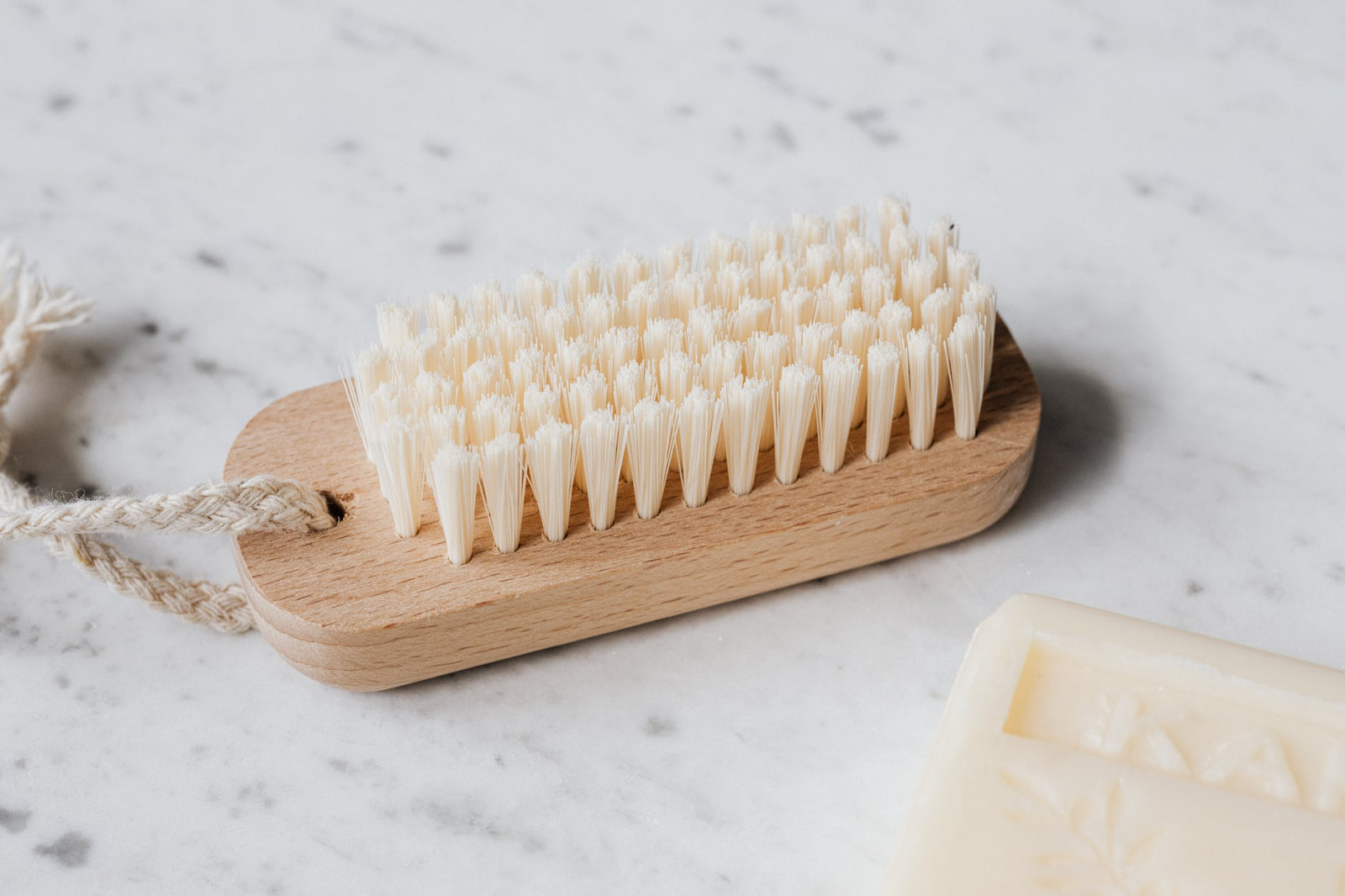 Natural scrubbing brush