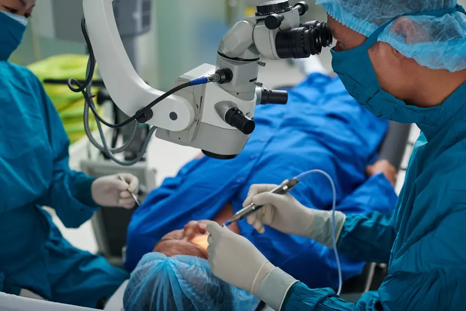 Refractive Lens Exchange (RLE) in Chicago | Kraff Eye Institute