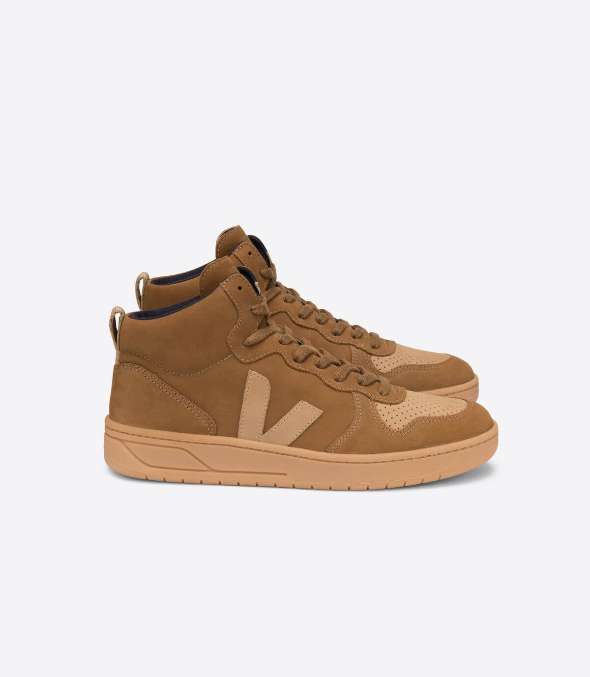 VEJA - V-15 - camel desert - Nubuk
