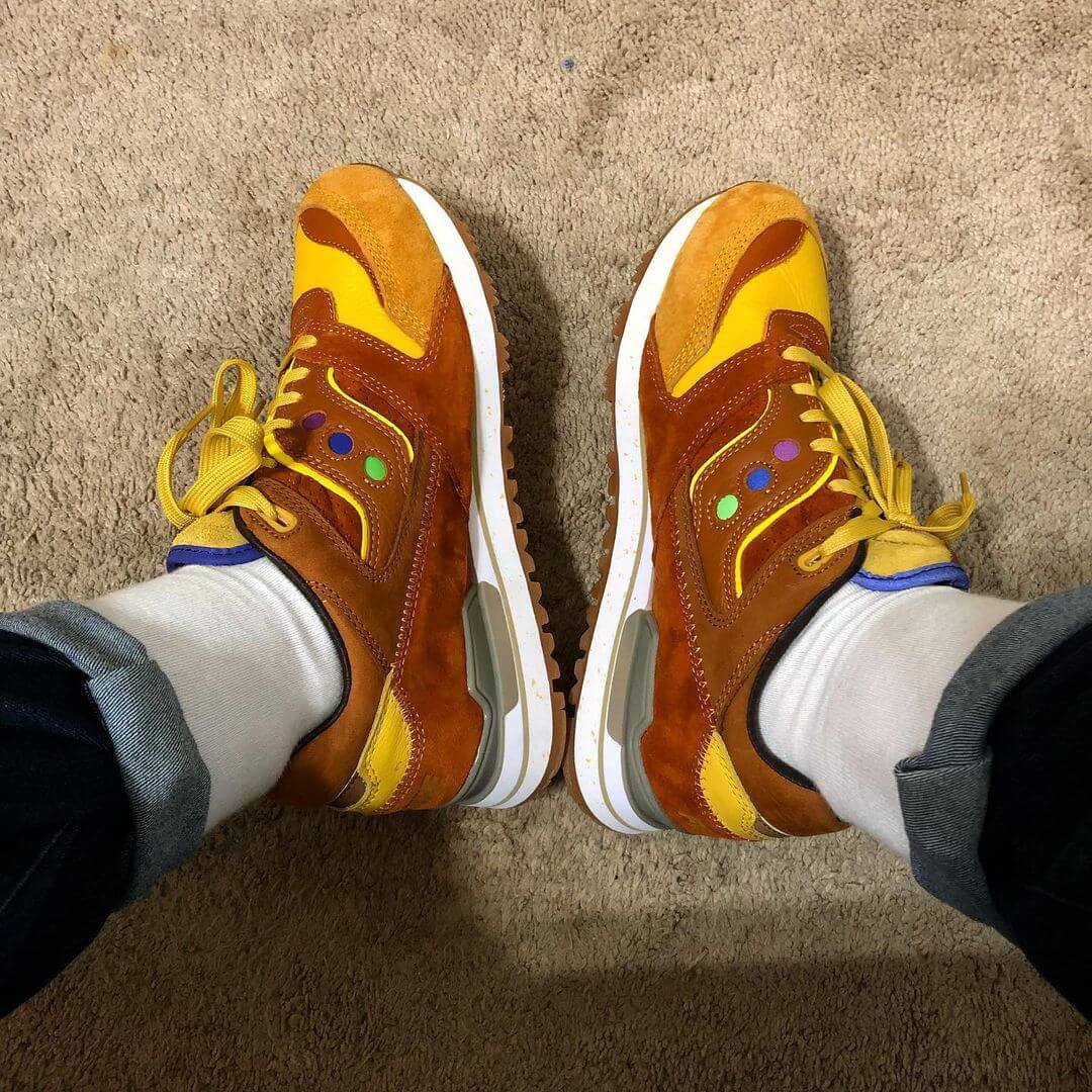 Saucony x Feature - Courageous - "Belgian Waffle" - yellow/brown - S70323-2