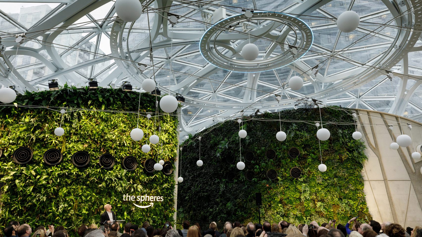 the-spheres-amazon-seattle-glass-domes-plants_dezeen_2364_col_6-1704x959