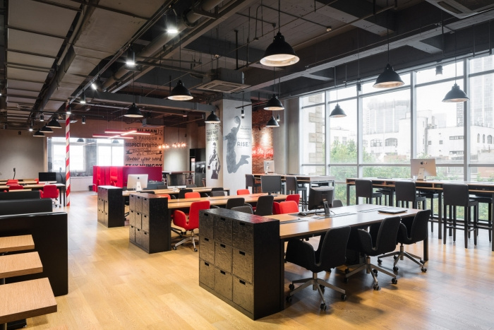 office-snapshots-mailman-office-design-8-700x467