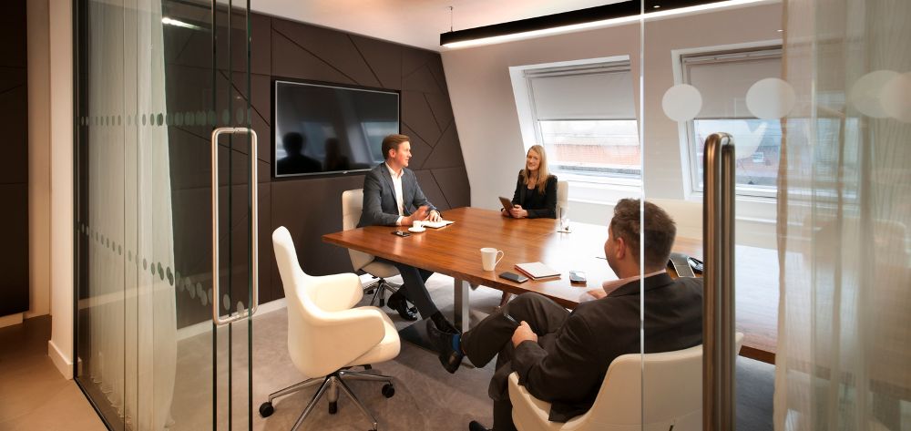 Unispace huddle room in an activity-based working environment