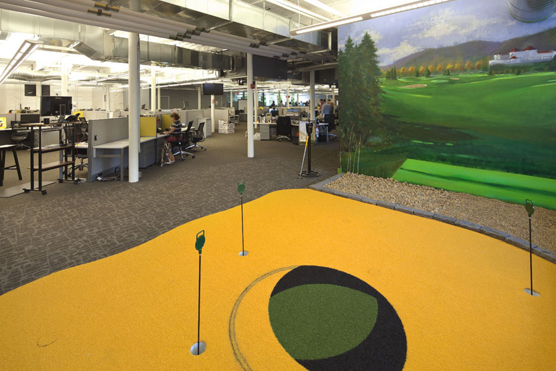 Putting green.