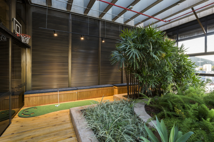 Management consulting firm biophilic office design