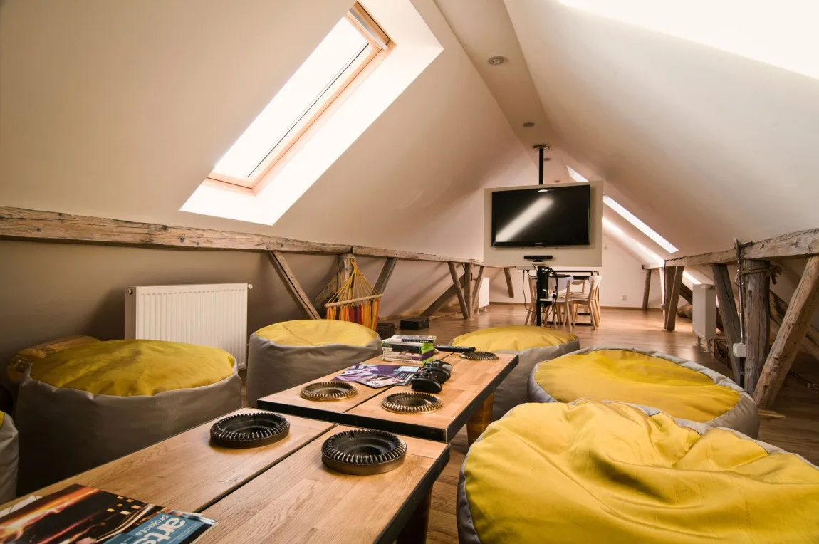 X3 Beanbag meeting space