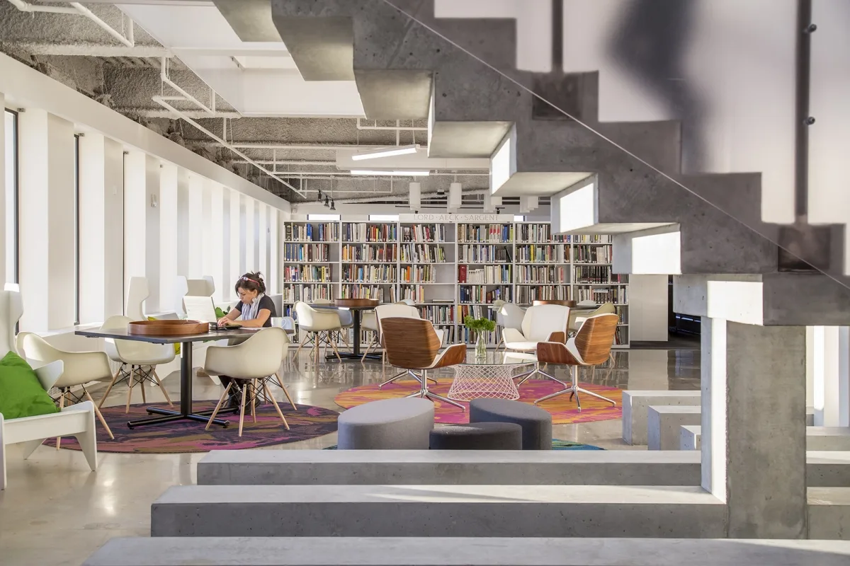 An office library for activity-based working in an open office layout