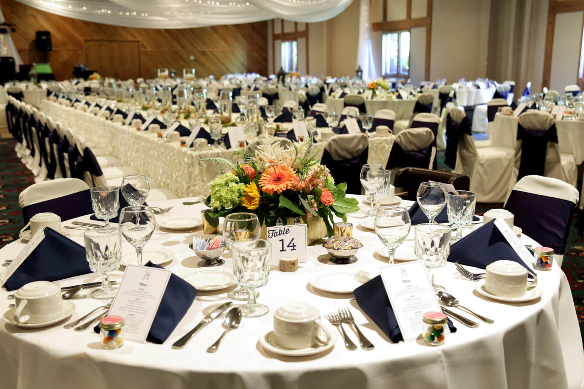 Ruttger's wedding reception tables